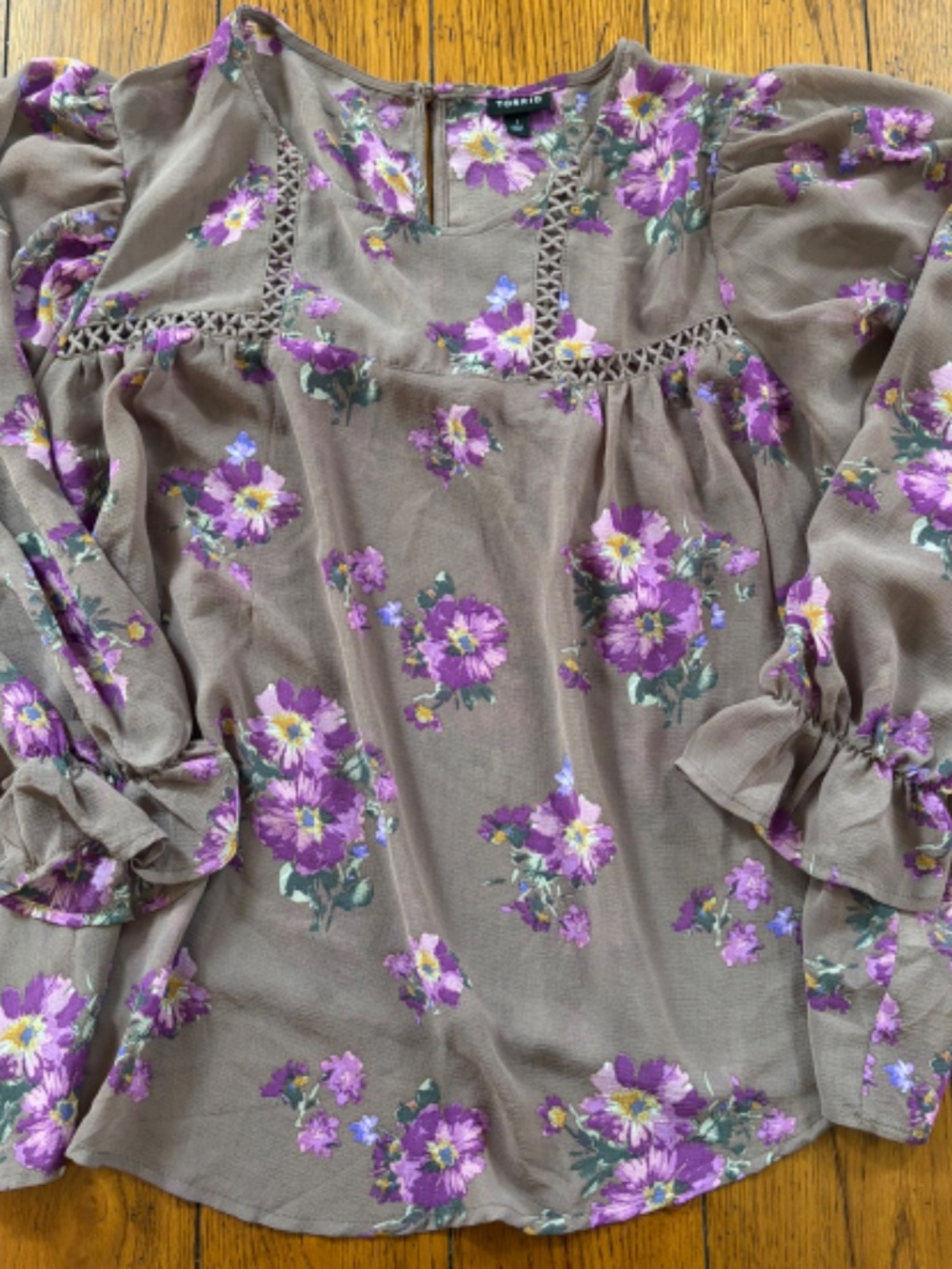 Torrid Top - Picture 3 of 3